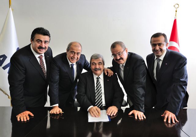 Fotoğraflarla Merhum Sani Konukoğlu. Sani Konukoğlu Kimdir? Sani Konukoğlu'nu Yaşam Hikayesi. 18